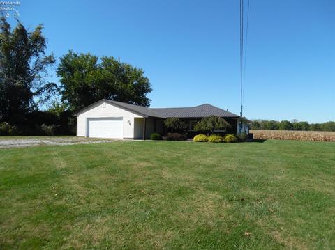 549 Lisa Ln, Willard, OH 44890 photo 3