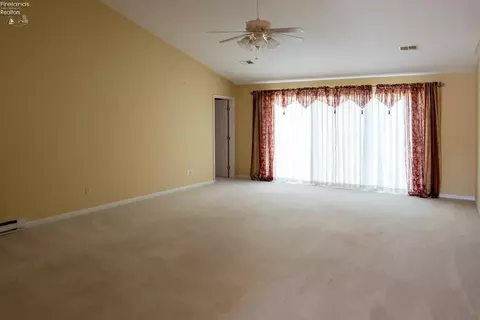 1707 E Waterberry Dr, Huron, OH 44839 photo 4