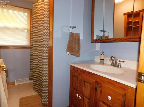 6156 Bauer Rd, Bellevue, OH 44811 photo 12