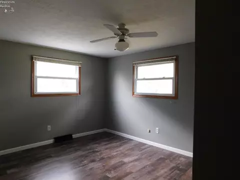 6156 Bauer Rd, Bellevue, OH 44811 photo 9
