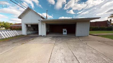 24 W Emerald St, Willard, OH 44890 photo 9