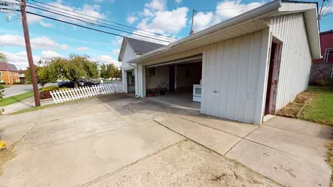 24 W Emerald St, Willard, OH 44890 photo 8