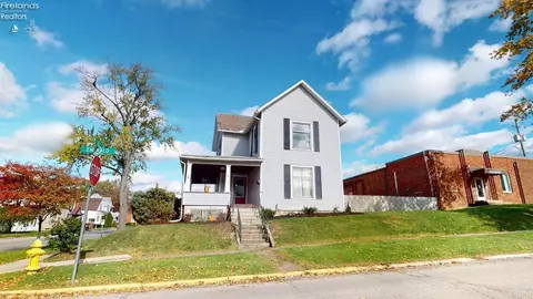 24 W Emerald St, Willard, OH 44890 photo 1
