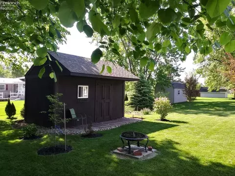 905 Armstrong St, Willard, OH 44890 photo 32