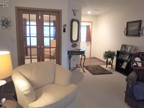 905 Armstrong St, Willard, OH 44890 photo 4