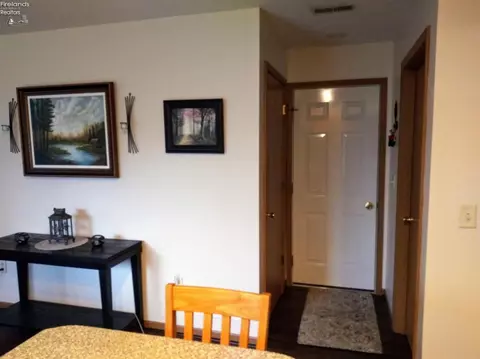 905 Armstrong St, Willard, OH 44890 photo 9