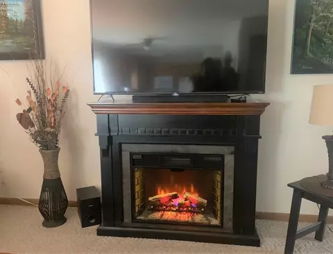 905 Armstrong St, Willard, OH 44890 photo 8