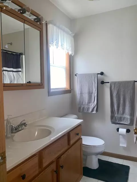 905 Armstrong St, Willard, OH 44890 photo 17