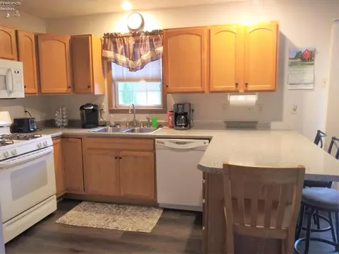 905 Armstrong St, Willard, OH 44890 photo 12