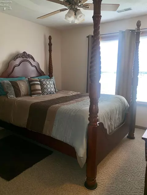 905 Armstrong St, Willard, OH 44890 photo 14
