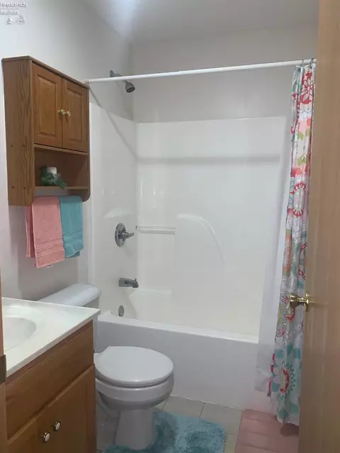 905 Armstrong St, Willard, OH 44890 photo 18