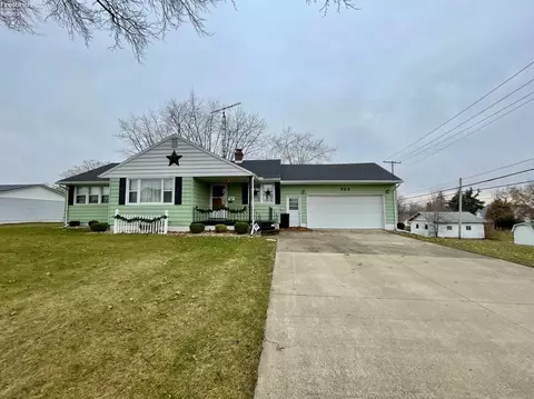 524 Spangler St, Willard, OH 44890 photo 2
