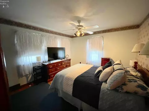 524 Spangler St, Willard, OH 44890 photo 8
