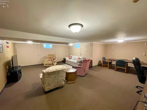 524 Spangler St, Willard, OH 44890 photo 11
