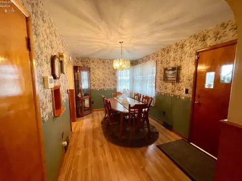 524 Spangler St, Willard, OH 44890 photo 4