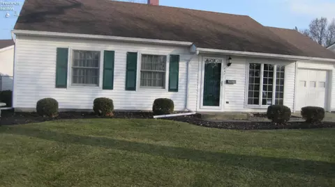 841 Maplewood St, Willard, OH 44890 photo 1