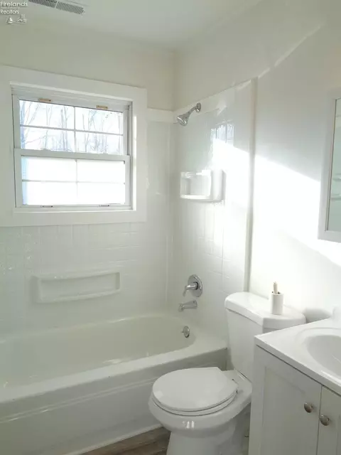 1935 E 42nd St, Lorain, OH 44055 photo 11