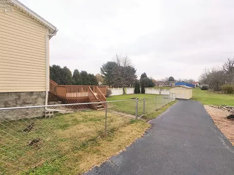 114 E Davis St, Tiffin, OH 44883 photo 4