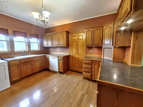 114 E Davis St, Tiffin, OH 44883 photo 13