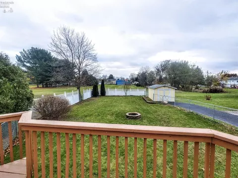 114 E Davis St, Tiffin, OH 44883 photo 7
