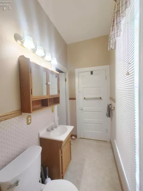 114 E Davis St, Tiffin, OH 44883 photo 21