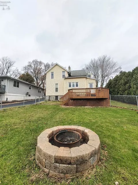 114 E Davis St, Tiffin, OH 44883 photo 9