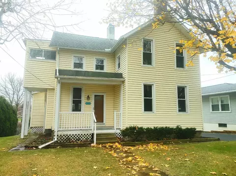 114 E Davis St, Tiffin, OH 44883 photo 1