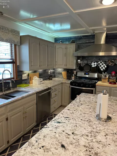 3315 E Stoneway Dr, Sandusky, OH 44870 photo 78