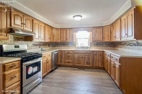 161 Nelson St, Clyde, OH 43410 photo 3