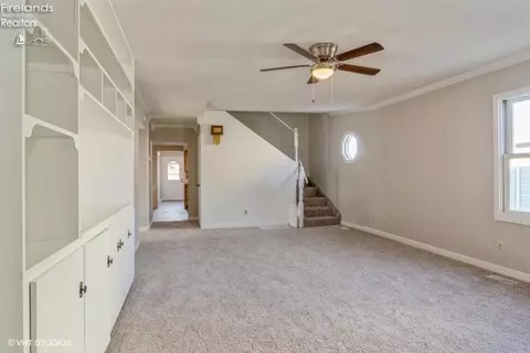 161 Nelson St, Clyde, OH 43410 photo 4
