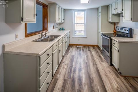 218 E Grant St, Clyde, OH 43410 photo 8