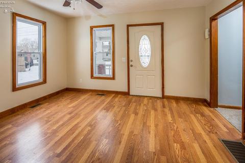 218 E Grant St, Clyde, OH 43410 photo 4