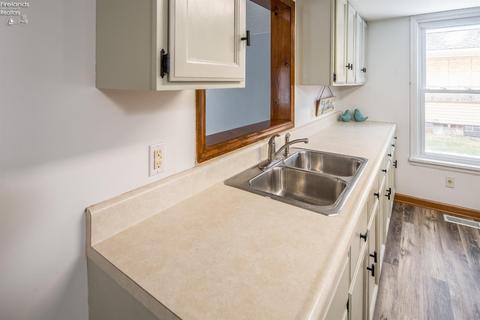 218 E Grant St, Clyde, OH 43410 photo 7