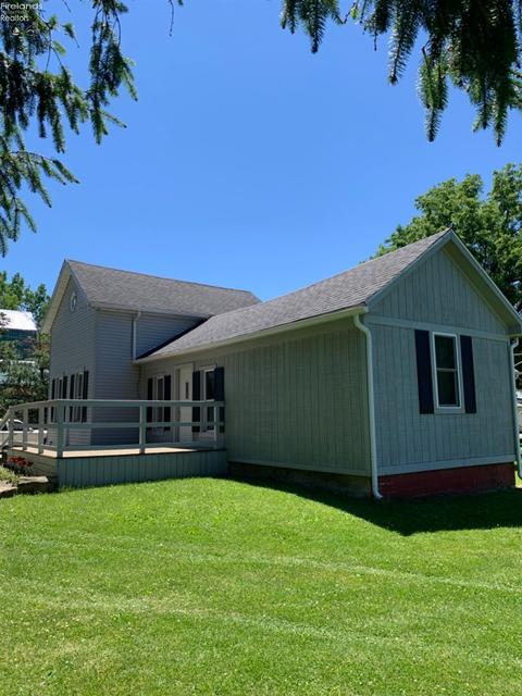 19 Hyde St, Wakeman, OH 44889 photo 3