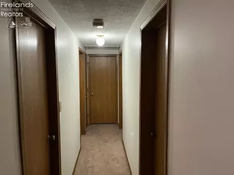 219 Ridgewood Ave, Huron, OH 44839 photo 6
