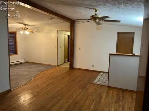 219 Ridgewood Ave, Huron, OH 44839 photo 5