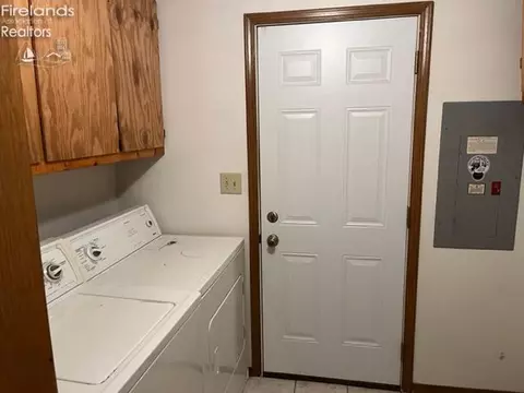 219 Ridgewood Ave, Huron, OH 44839 photo 8