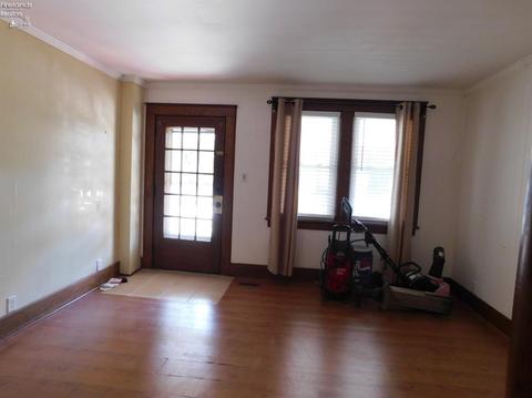 51 Elm St, Norwalk, OH 44857 photo 3