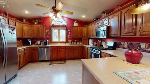 916 Maplewood St, Willard, OH 44890 photo 12