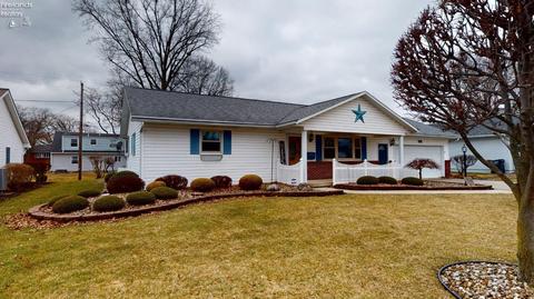 916 Maplewood St, Willard, OH 44890 photo 1