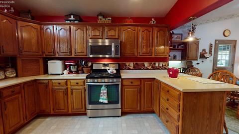 916 Maplewood St, Willard, OH 44890 photo 13