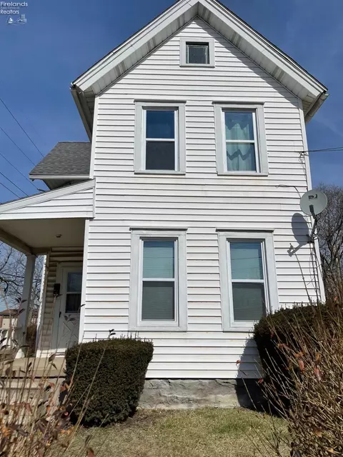 522 W 21st St, Lorain, OH 44052