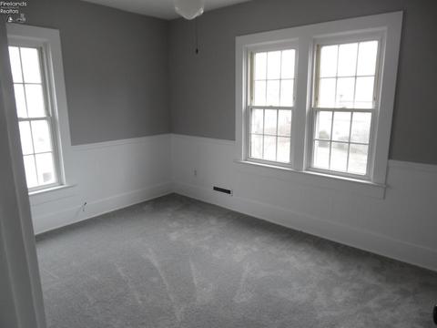 418 Dale St, Willard, OH 44890 photo 10