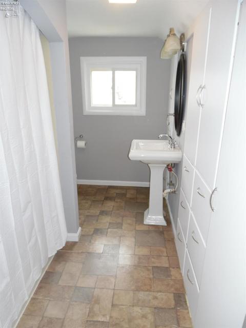 418 Dale St, Willard, OH 44890 photo 14