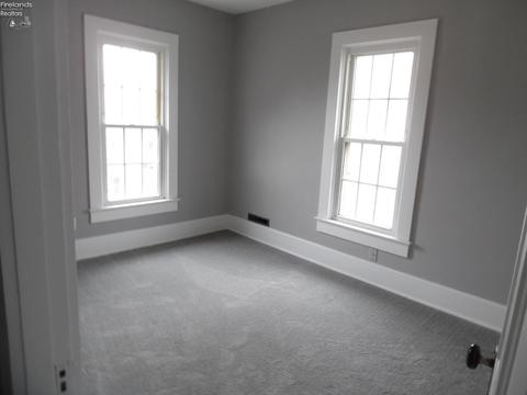418 Dale St, Willard, OH 44890 photo 11