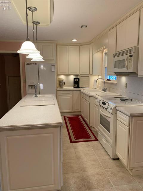 711 Berlin Rd, Huron, OH 44839 photo 10
