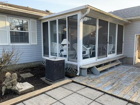 711 Berlin Rd, Huron, OH 44839 photo 3