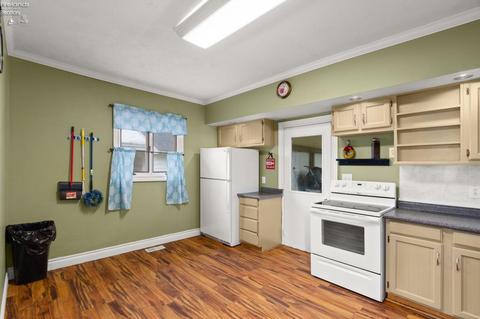 628 W Maple St, Clyde, OH 43410 photo 7