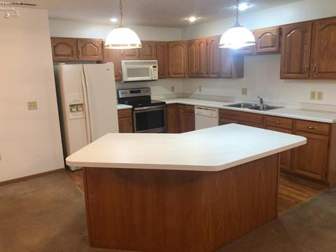 505 E Howard St, Willard, OH 44890 photo 5