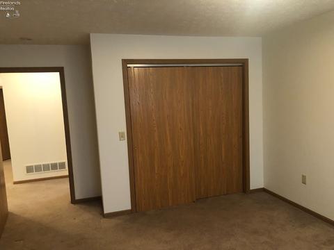 505 E Howard St, Willard, OH 44890 photo 12
